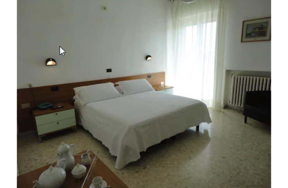 Hotel Riviera 바리 외부 사진