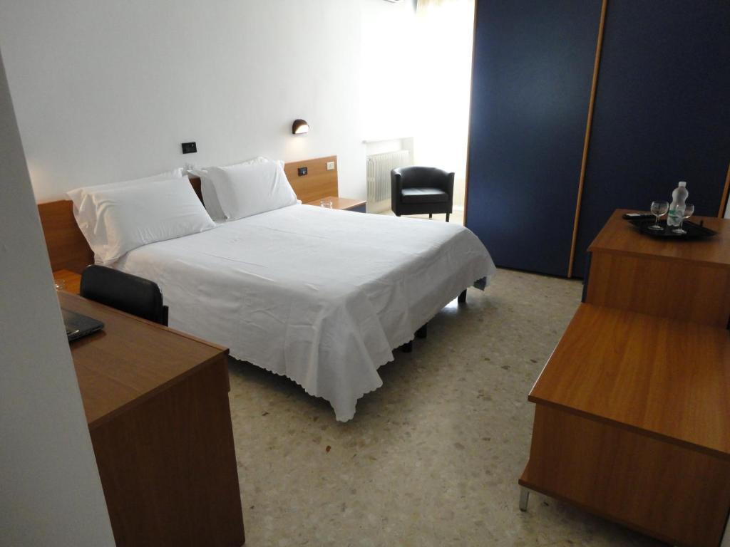 Hotel Riviera 바리 객실 사진